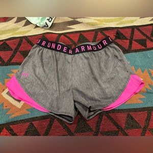 Under Armour Women’s shorts - size large